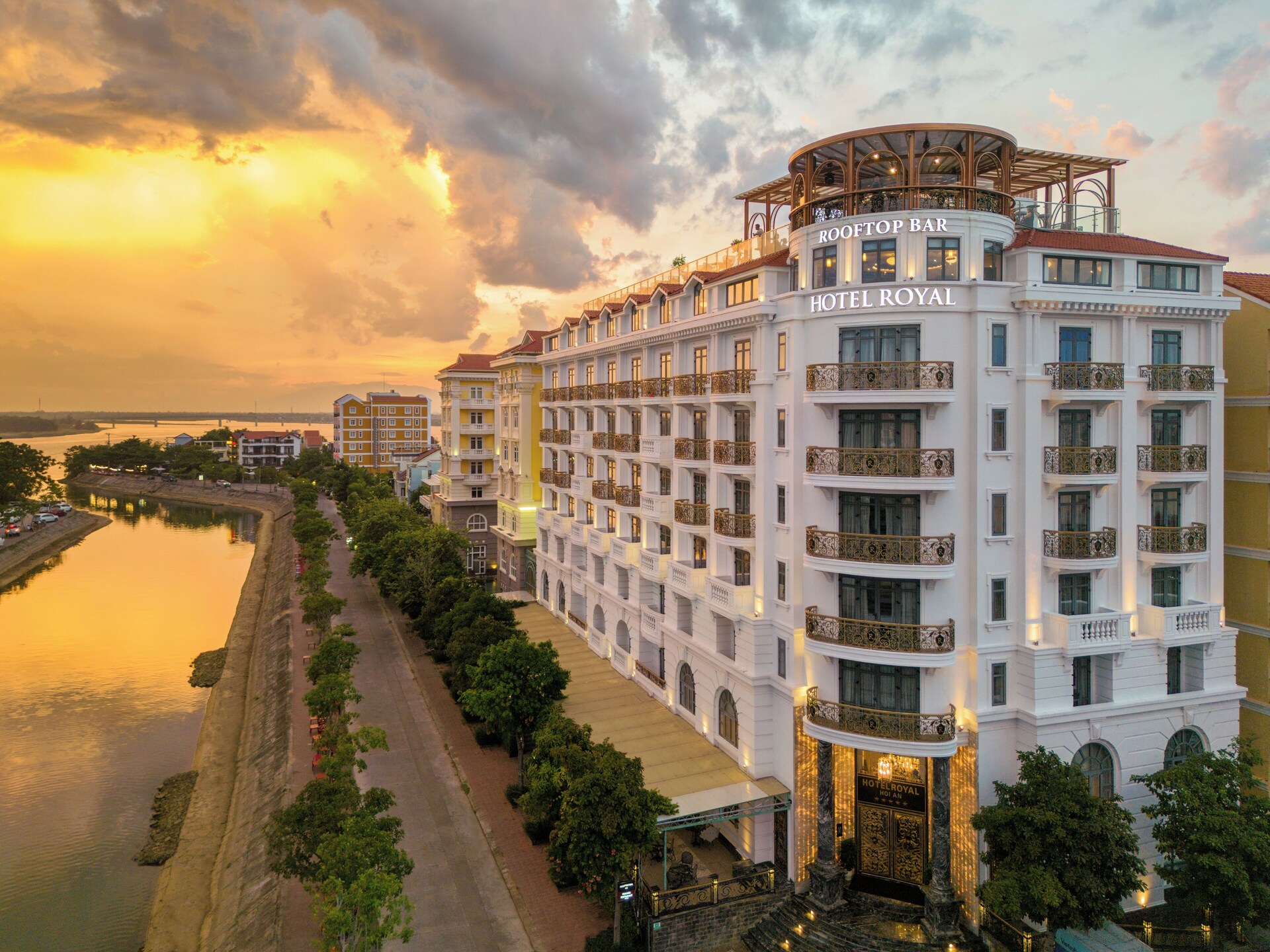 Hotel Royal Hội An rooftop pool