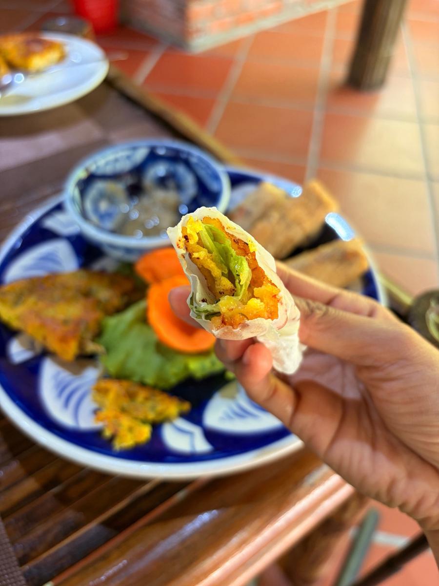 Outdoor seating at the Bay Mau cooking studio